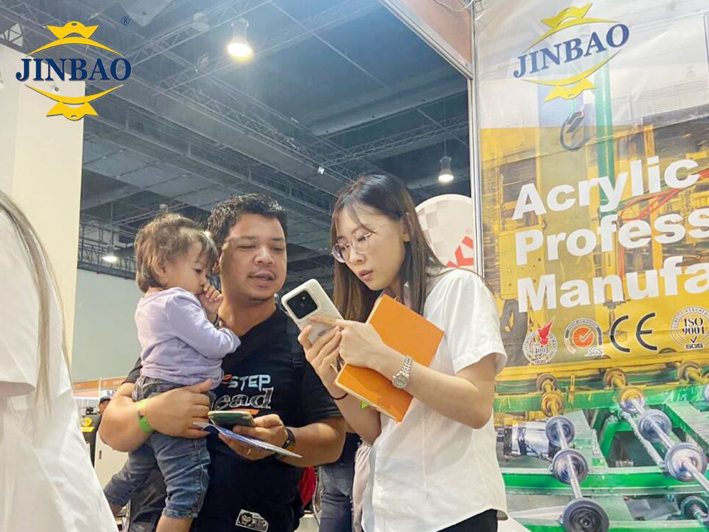 Exposici&oacute;n en Filipinas celebrada con &eacute;xito (1)