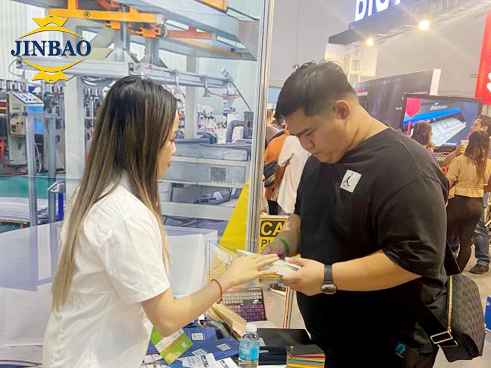 Exposici&oacute;n en Filipinas celebrada con &eacute;xito (5)